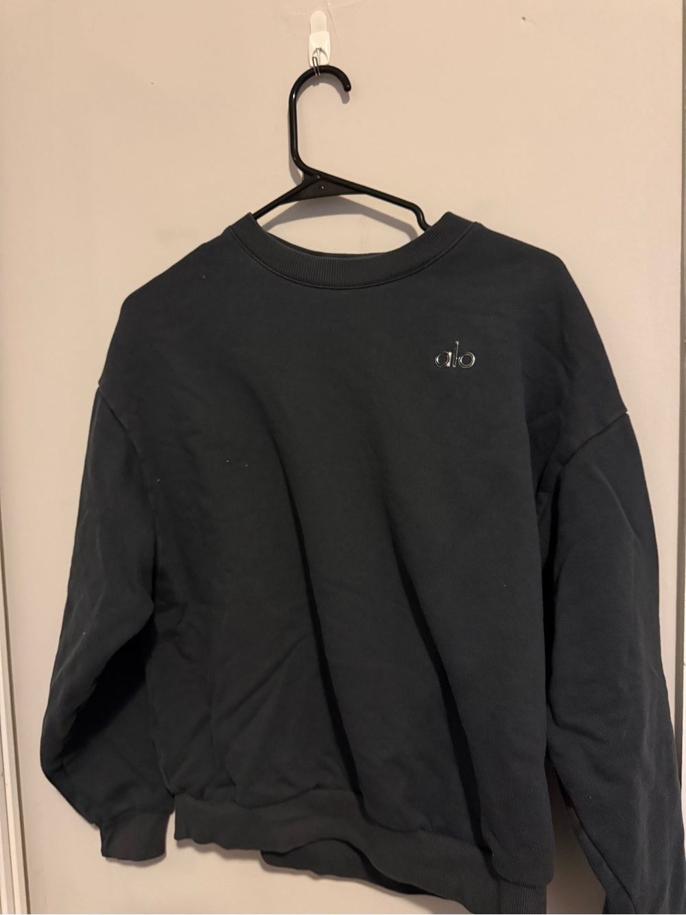 RARE COLOR ALO Yoga Dark Gray Crewneck Sweatshirt